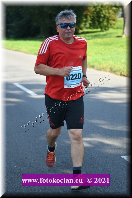 Náhled obrázku: 2021-2750-Zlin-220.JPG