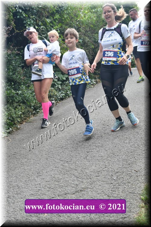 Náhled obrázku: 2021-4093-Zlin-295,296.JPG