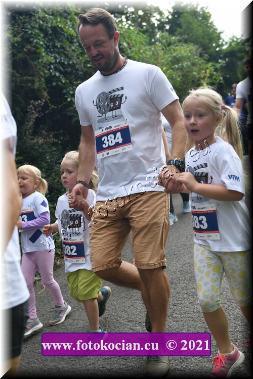 Náhled obrázku: 2021-4157-Zlin-384,383.JPG