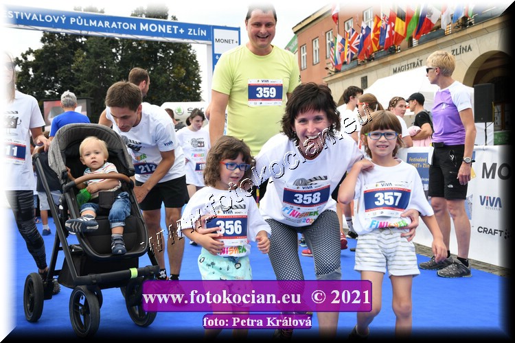 Náhled obrázku: 2021-1215-Zlin-356,357,358,359.JPG