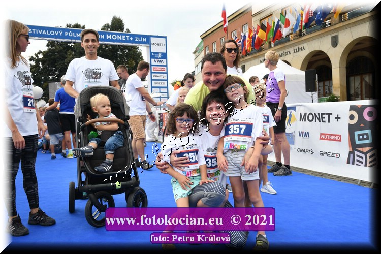 Náhled obrázku: 2021-1216-Zlin-356,357,358,359.JPG