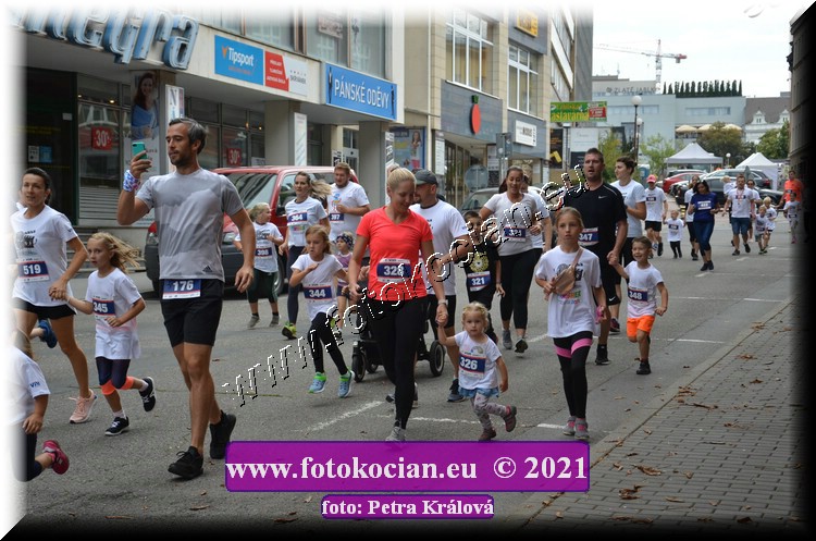 Náhled obrázku: 2021-5293-Zlin-176,328,326,344.JPG