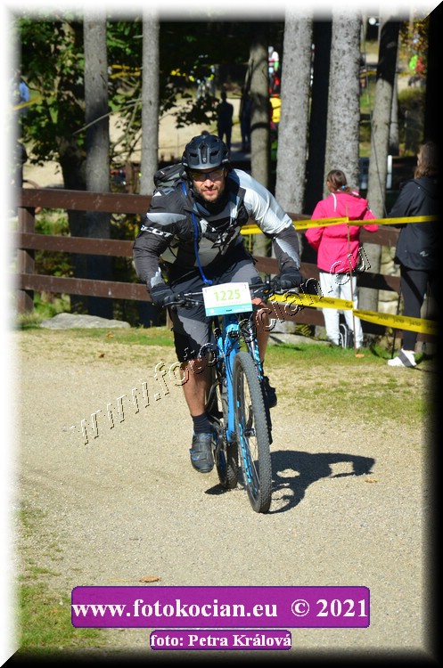 Náhled obrázku: 2021-10911-CTAuthor-1225.JPG