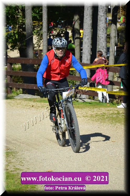 Náhled obrázku: 2021-10928-CTAuthor-1975.JPG