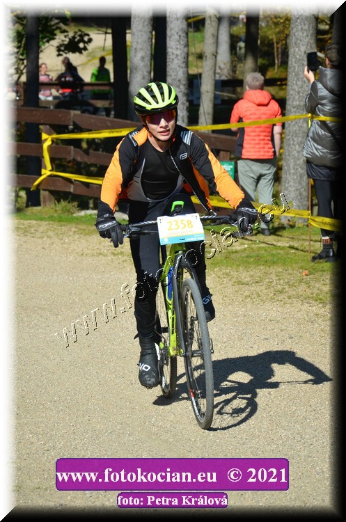 Náhled obrázku: 2021-11326-CTAuthor-2358.JPG