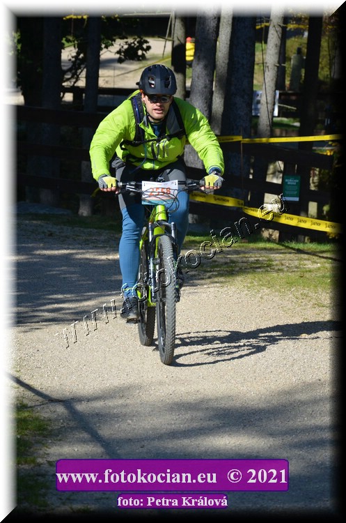 Náhled obrázku: 2021-12082-CTAuthor-2558.JPG