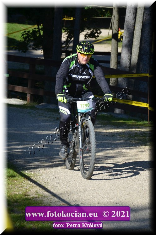 Náhled obrázku: 2021-12152-CTAuthor-1790.JPG