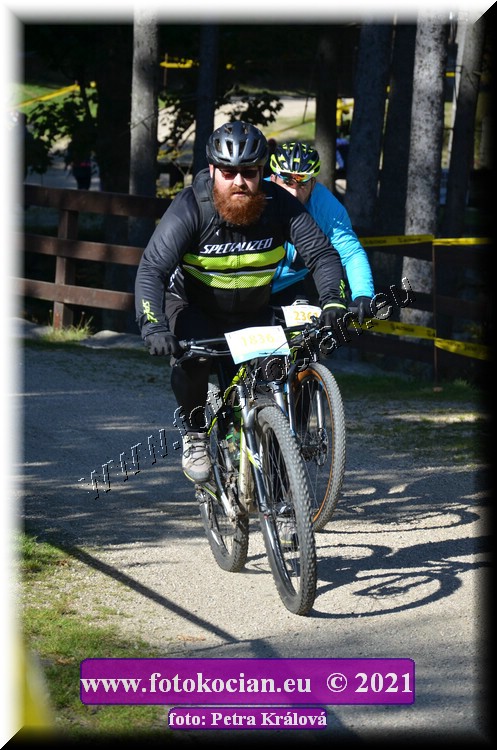 Náhled obrázku: 2021-12225-CTAuthor-1836.JPG