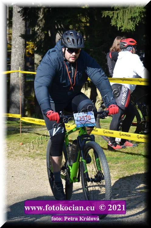 Náhled obrázku: 2021-12240-CTAuthor-2570.JPG