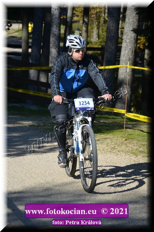 Náhled obrázku: 2021-12241-CTAuthor-3254.JPG