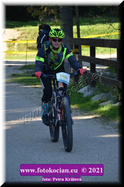 Náhled obrázku: 2021-12373-CTAuthor-1944.JPG