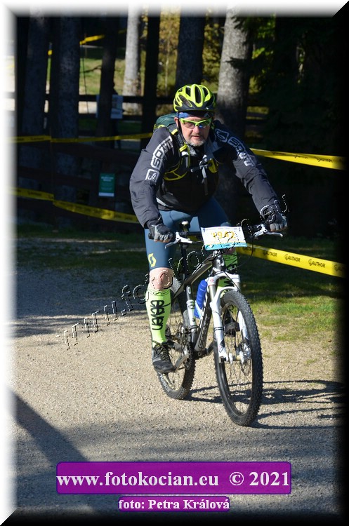 Náhled obrázku: 2021-12378-CTAuthor-1942.JPG