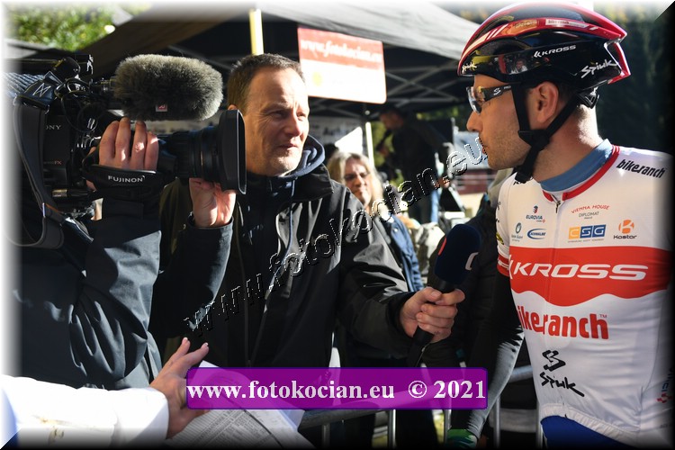 Náhled obrázku: 2021-1030-CTAuthor-1.JPG