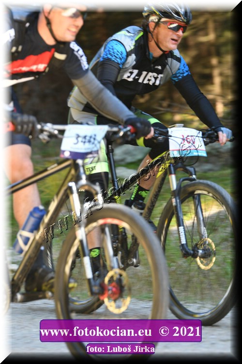 Náhled obrázku: 2021-6372-CTAuthor-360.JPG