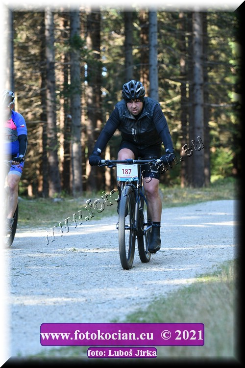 Náhled obrázku: 2021-6781-CTAuthor-187.JPG