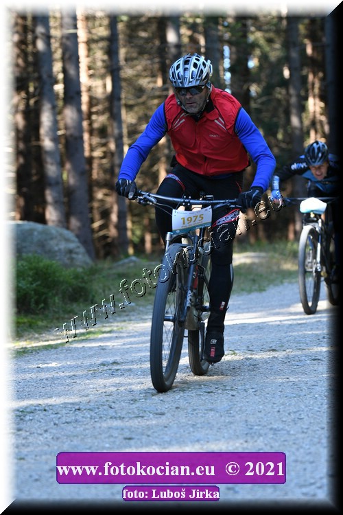 Náhled obrázku: 2021-7038-CTAuthor-1975.JPG