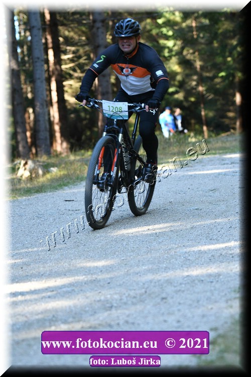 Náhled obrázku: 2021-7128-CTAuthor-1208.JPG