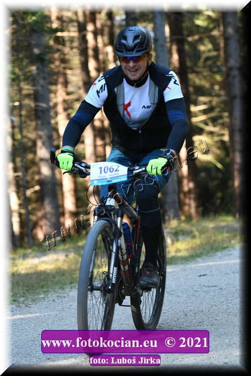 Náhled obrázku: 2021-7200-CTAuthor-1062.JPG