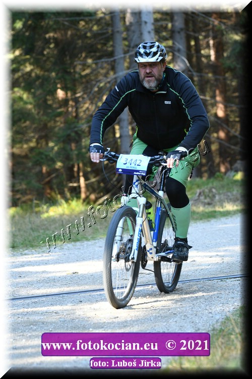 Náhled obrázku: 2021-7806-CTAuthor-3442.JPG