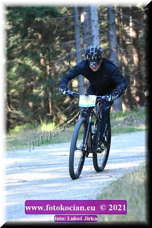 Náhled obrázku: 2021-7860-CTAuthor-1918.JPG