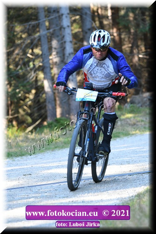 Náhled obrázku: 2021-7949-CTAuthor-2003.JPG