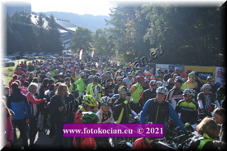 Náhled obrázku: 2021-1004-CTAuthor-.JPG