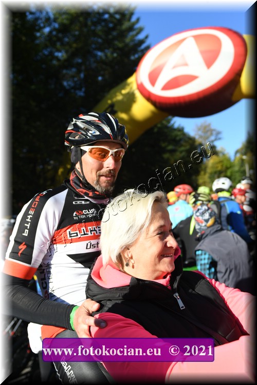 Náhled obrázku: 2021-1008-CTAuthor-.JPG