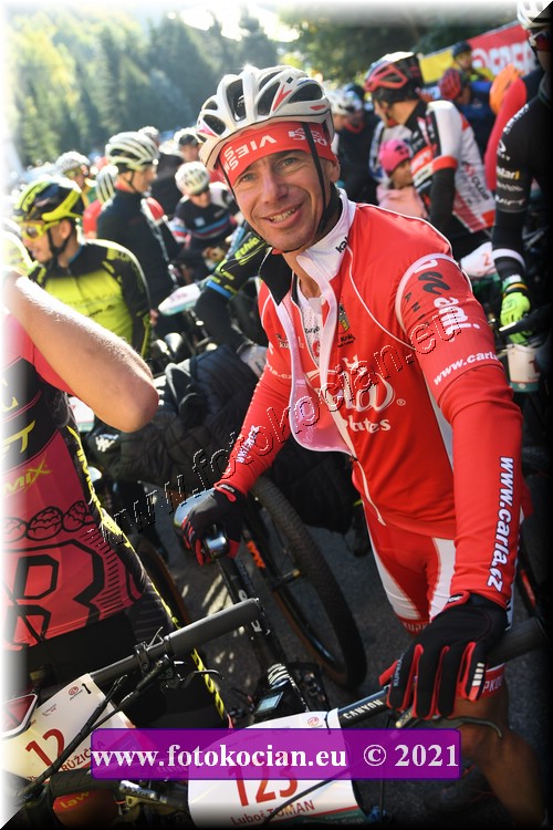 Náhled obrázku: 2021-1013-CTAuthor-123.JPG