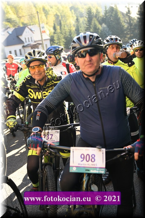 Náhled obrázku: 2021-1122-CTAuthor-908,737.JPG