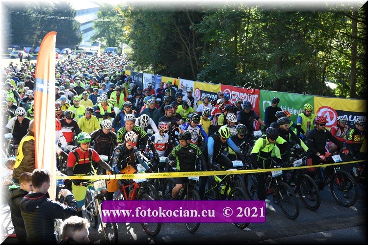 Náhled obrázku: 2021-1219-CTAuthor-.JPG