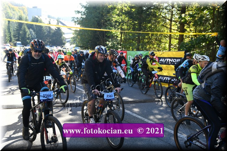 Náhled obrázku: 2021-1536-CTAuthor-3563,3564.JPG