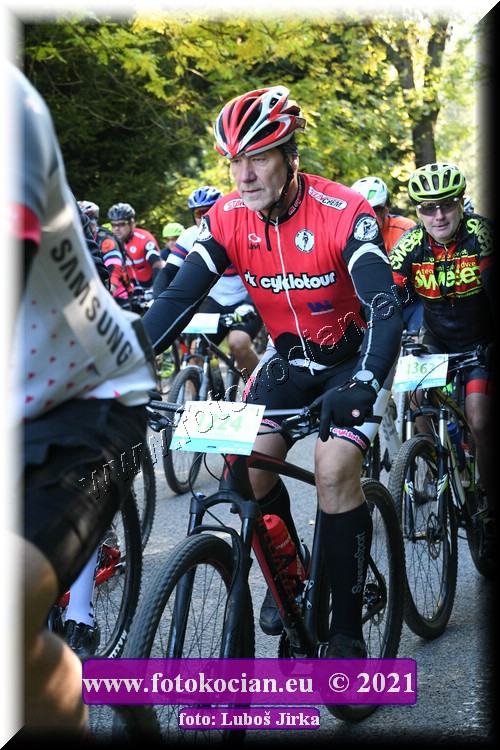 Náhled obrázku: 2021-8670-CTAuthor-1224.JPG