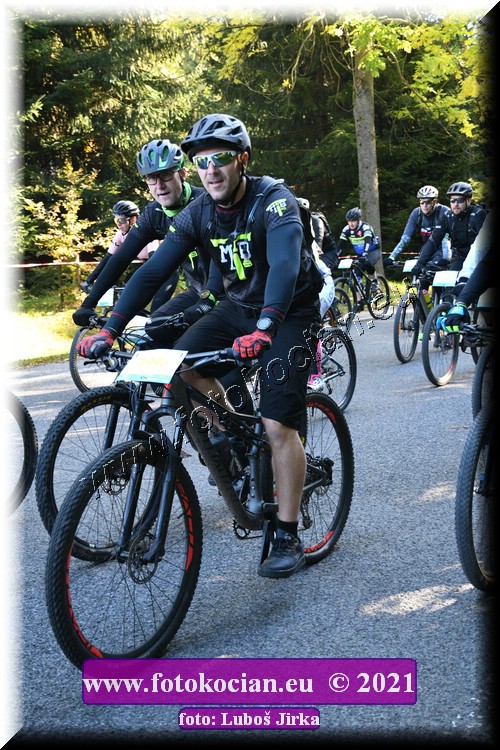 Náhled obrázku: 2021-8814-CTAuthor-1996.JPG