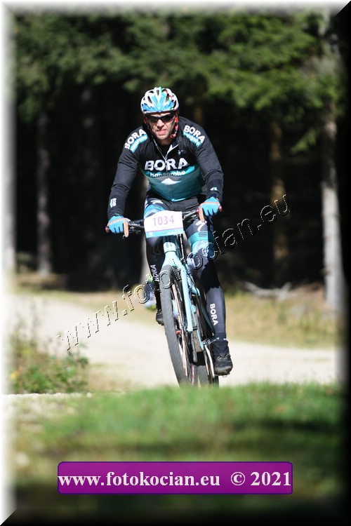 Náhled obrázku: 2021-2212-CTAuthor-1034.JPG