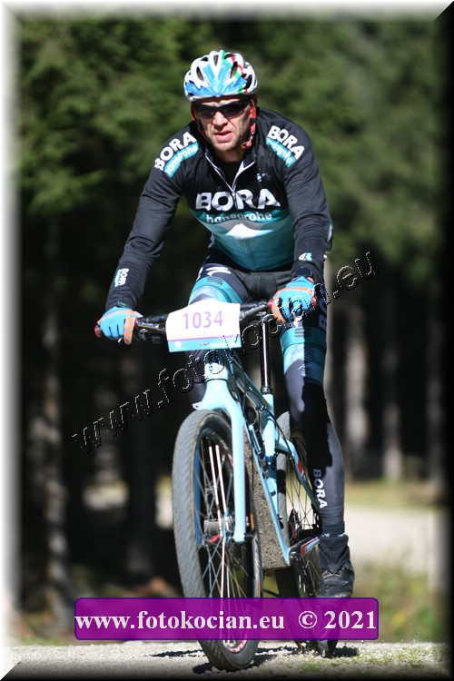 Náhled obrázku: 2021-2213-CTAuthor-1034.JPG