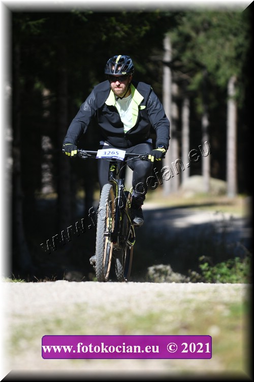 Náhled obrázku: 2021-3638-CTAuthor-3265.JPG