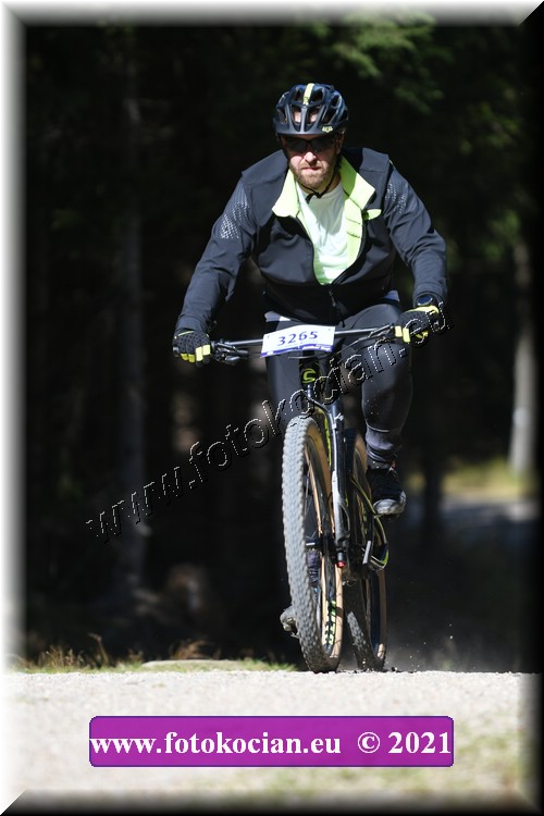 Náhled obrázku: 2021-3639-CTAuthor-3265.JPG