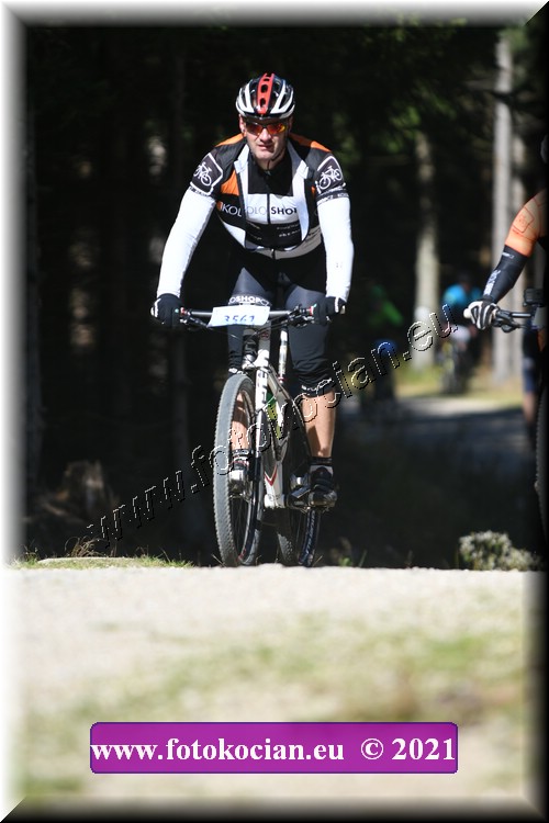 Náhled obrázku: 2021-3704-CTAuthor-3561.JPG