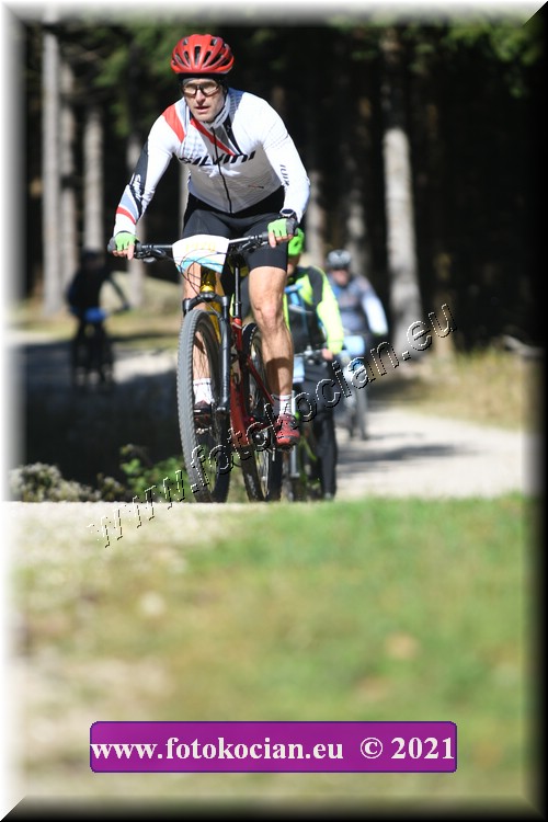 Náhled obrázku: 2021-3757-CTAuthor-1970.JPG