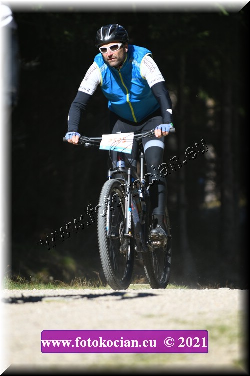 Náhled obrázku: 2021-3821-CTAuthor-2525.JPG