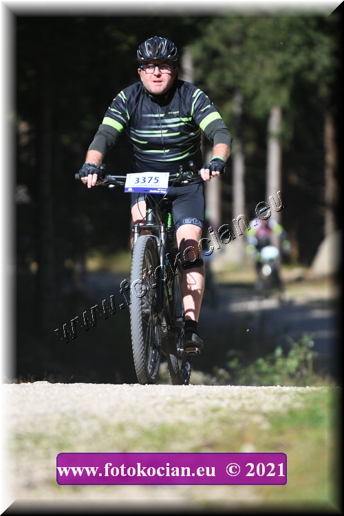 Náhled obrázku: 2021-4040-CTAuthor-3375.JPG