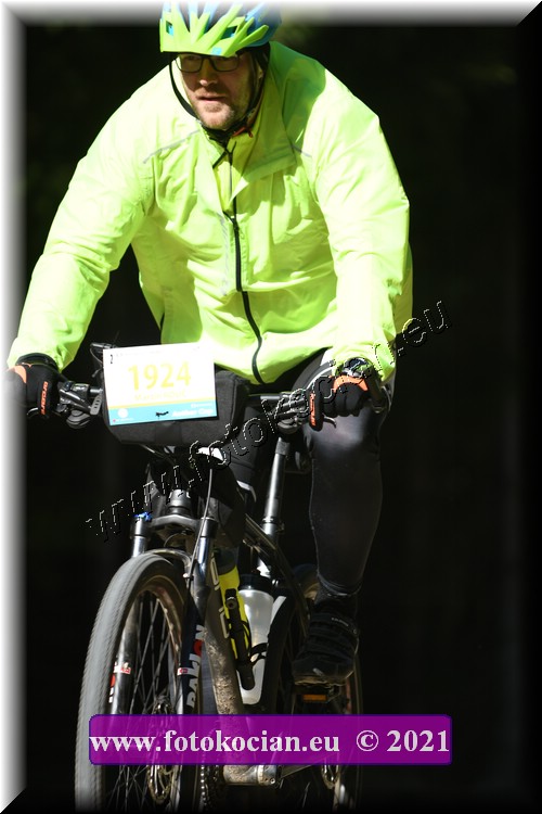 Náhled obrázku: 2021-4552-CTAuthor-1924.JPG