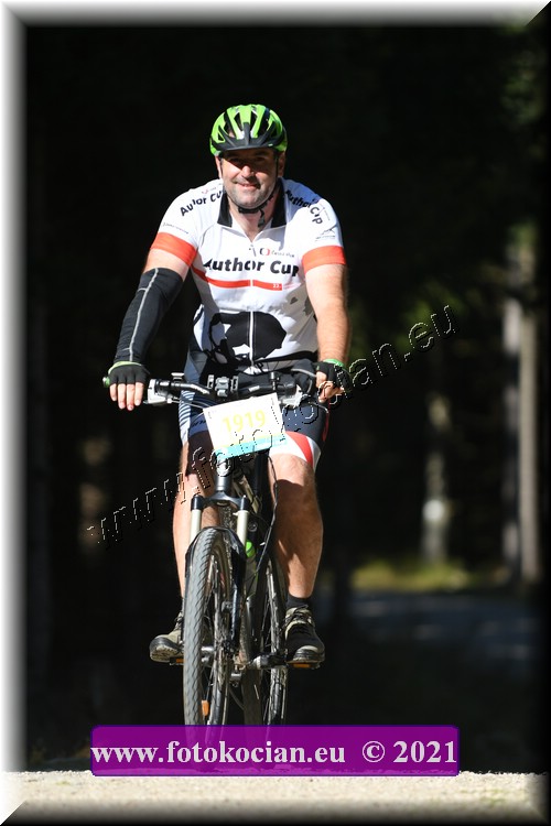 Náhled obrázku: 2021-4900-CTAuthor-1919.JPG