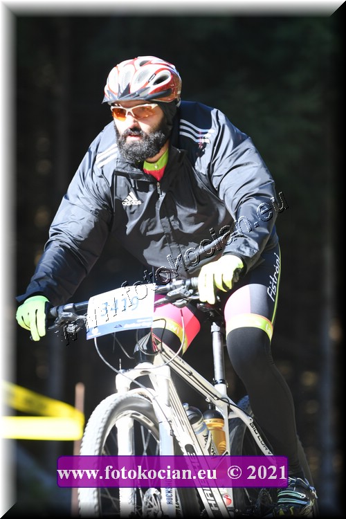 Náhled obrázku: 2021-5045-CTAuthor-3419.JPG