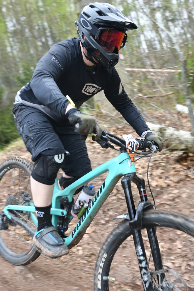 Náhled obrázku: 2023-1637-Enduro-TU-nedele-304.JPG