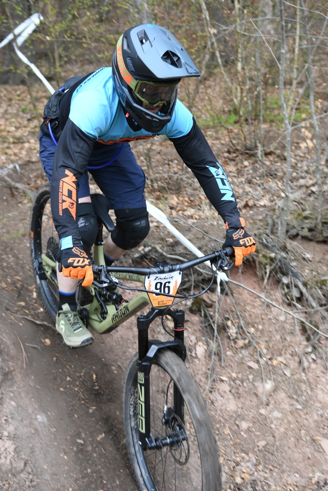 Náhled obrázku: 2023-1971-Enduro-TU-nedele-96.JPG