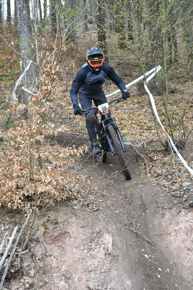 Náhled obrázku: 2023-1982-Enduro-TU-nedele-88.JPG