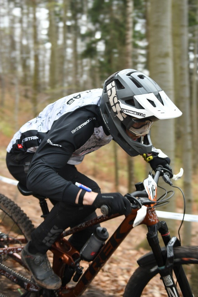 Náhled obrázku: 2023-2116-Enduro-TU-nedele-16.JPG