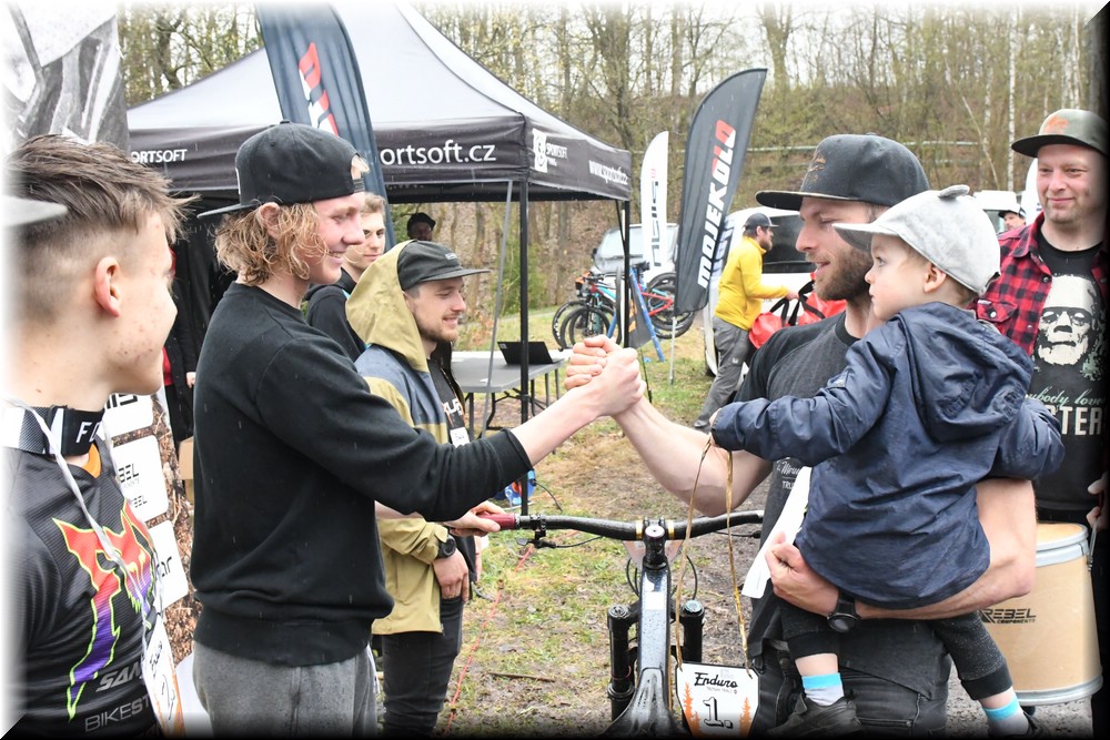 Náhled obrázku: 2023-2037-Enduro-TU-nedele.JPG