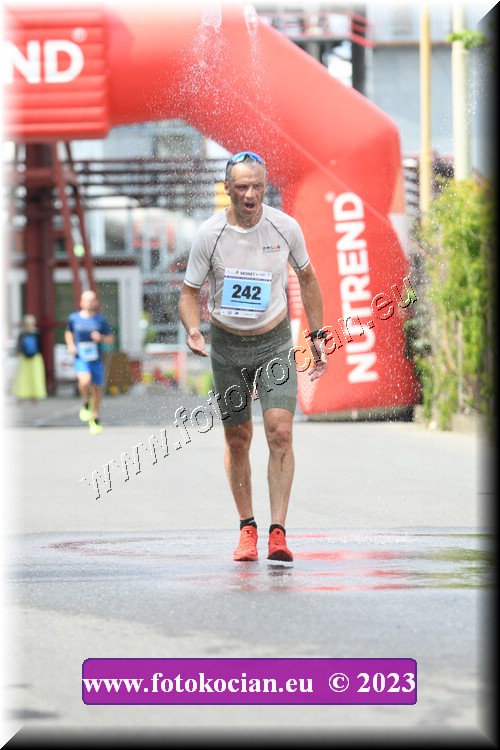 Náhled obrázku: 2023-2189-Zlin-242.JPG